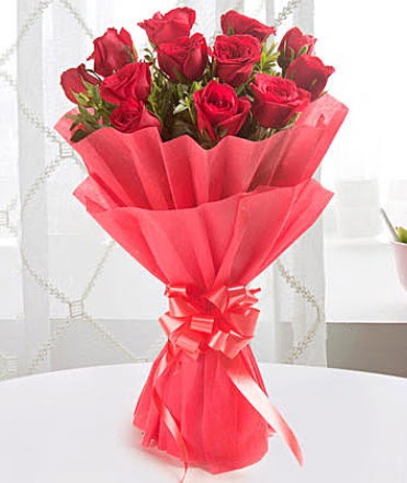 12 adet kırmızı gülden modern buket  Denizli 14 şubat sevgililer günü çiçek 